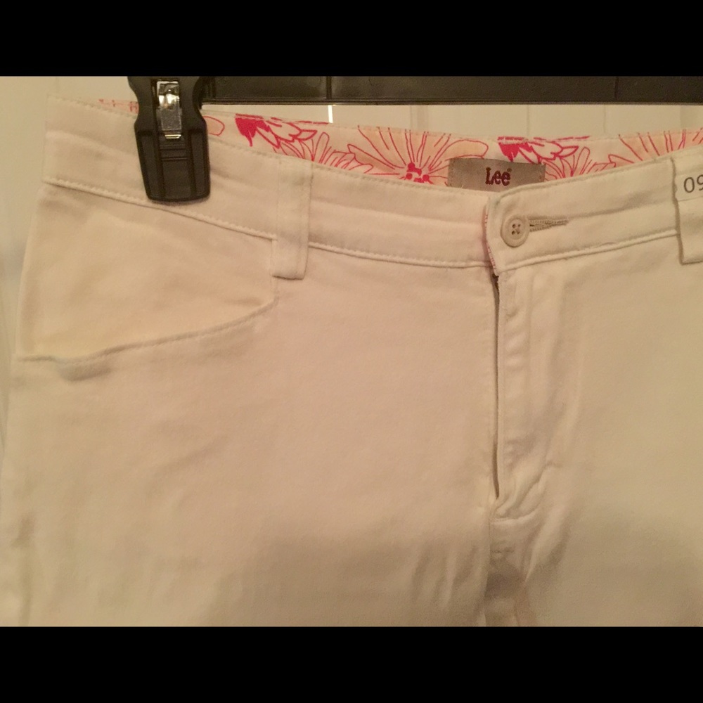 Lee Brand Cream Capri’s w/Pockets
